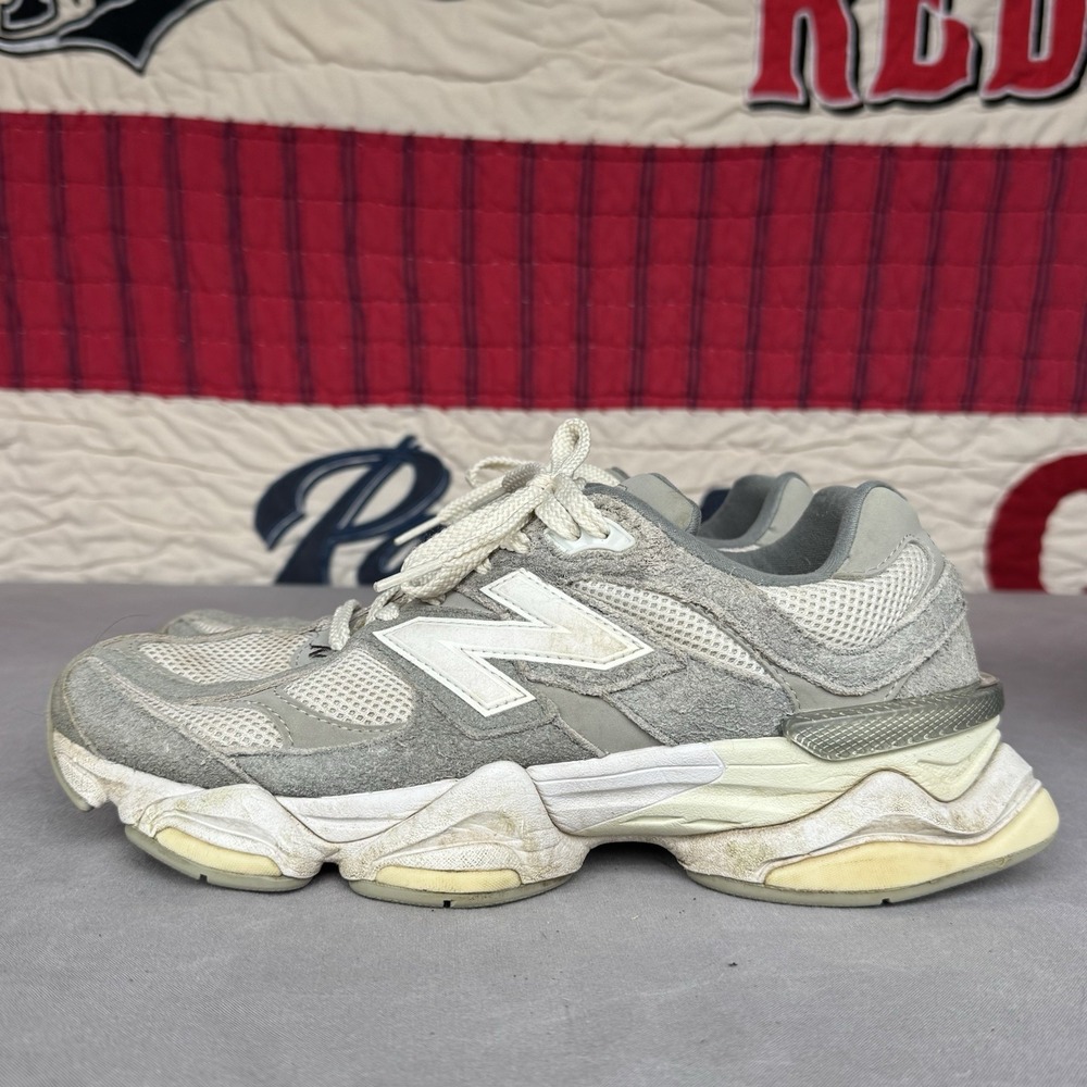 Size M8.5/W10 - New Balance 9060 Grey White U9060YGA